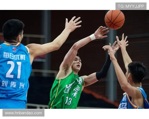 媒体人分析郭艾伦不随龙狮赴美备战原因及其商业价值与地位的重要性